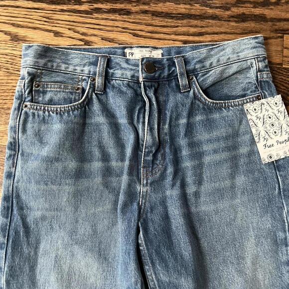 Blue denim high-waisted distressed raw hem straight leg Free People jeans new - Picture 6 of 8